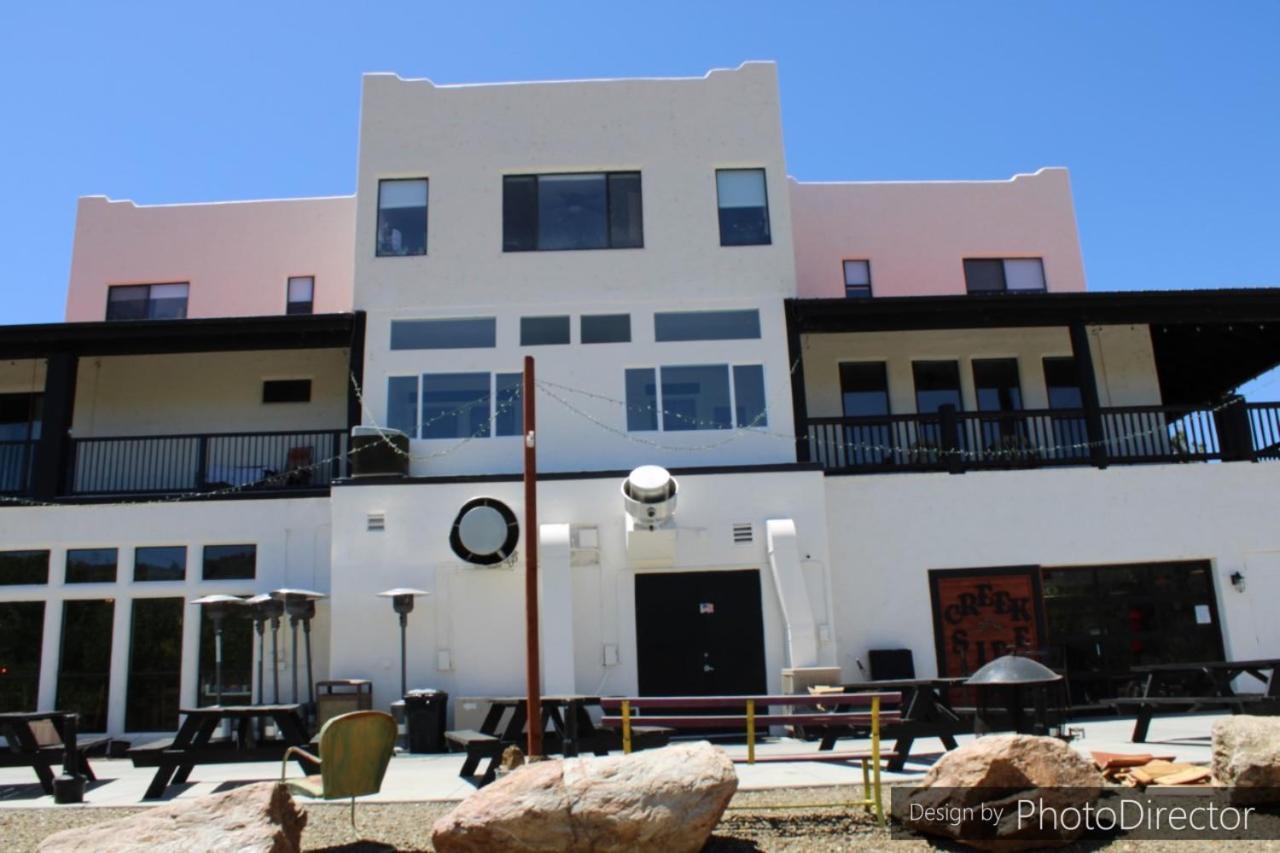 Creekside Lodge And Cabins Mayer Екстер'єр фото